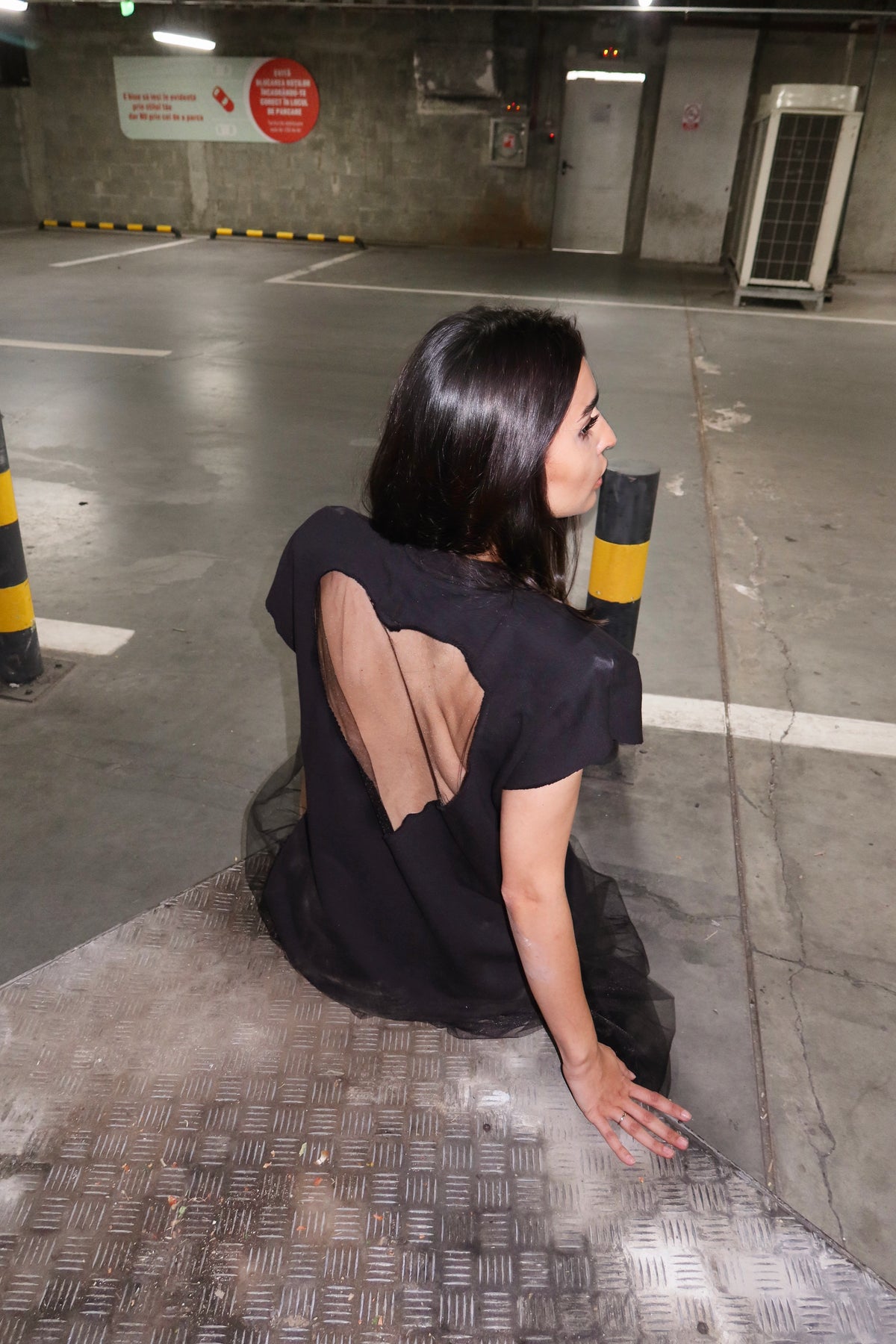 Rochie-tricou neagra, cu inima decupata si fusta din tul